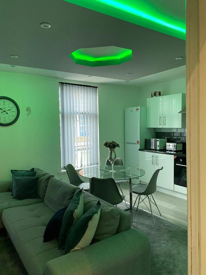 Ali'S Holiday Apartments F3 Блекпул Екстериор снимка